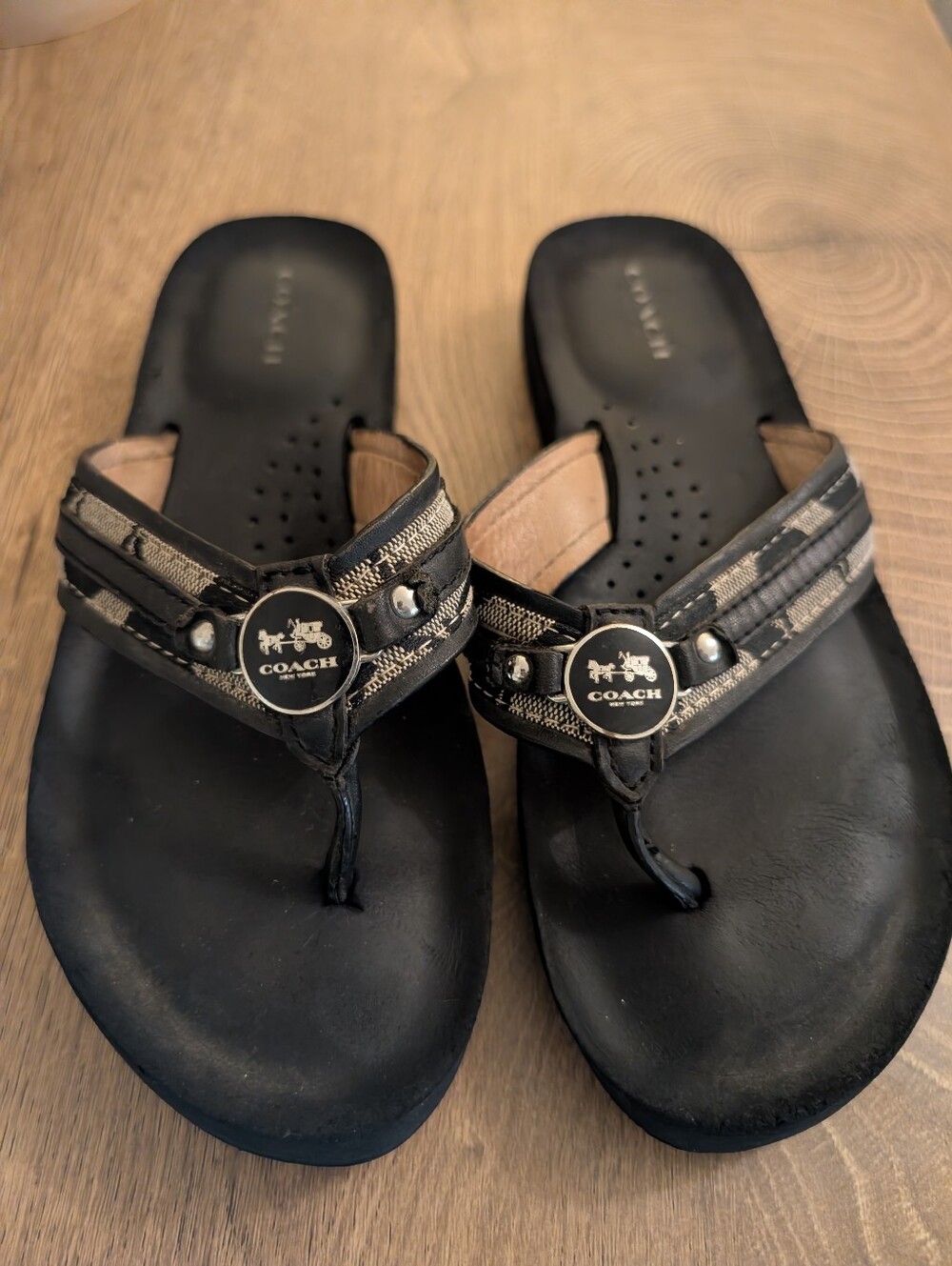 Coach Flip Flops Women's 7